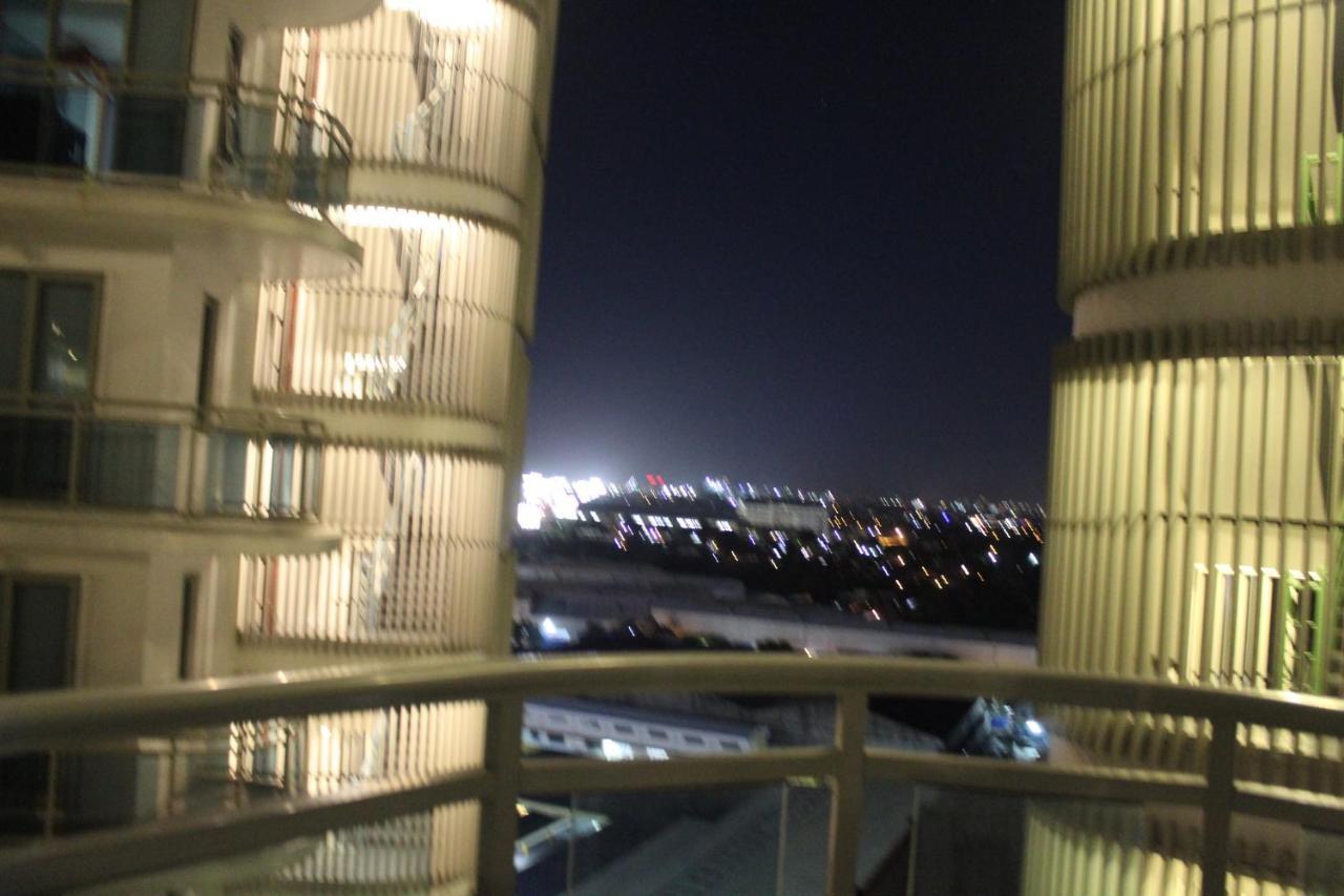 Azure C2 Balcony Wifi Near Mall Airport Multiple Units Paranaque City Eksteriør billede
